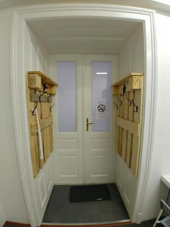 Apatrhostel Brno Hostel